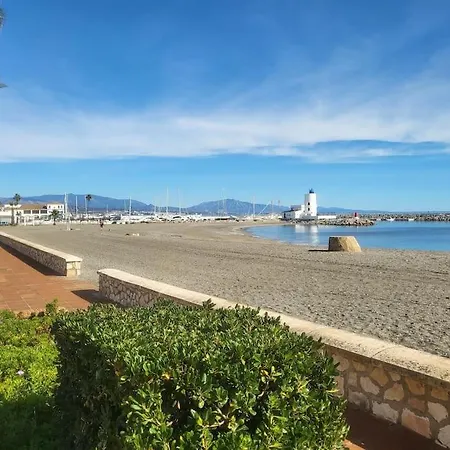 Villa Detached 4 Bed Duquesa With Private Infinity Pool Close To Port And Manilva