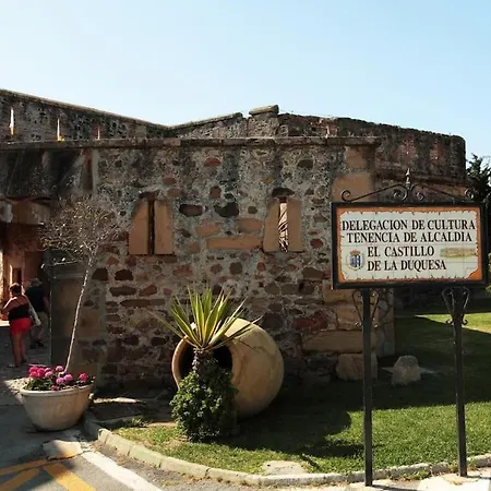 Detached 4 Bed Duquesa With Private Infinity Pool Close To Port And *