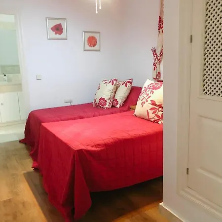 Villa Detached 4 Bed Duquesa With Private Infinity Pool Close To Port And Manilva