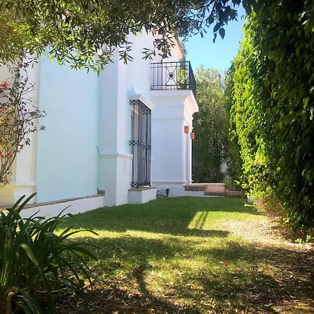 Detached 4 Bed Duquesa With Private Infinity Pool Close To Port And * Manilva