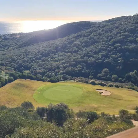 Detached 4 Bed Duquesa With Private Infinity Pool Close To Port And Villa Manilva