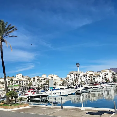 Detached 4 Bed Duquesa With Private Infinity Pool Close To Port And Villa